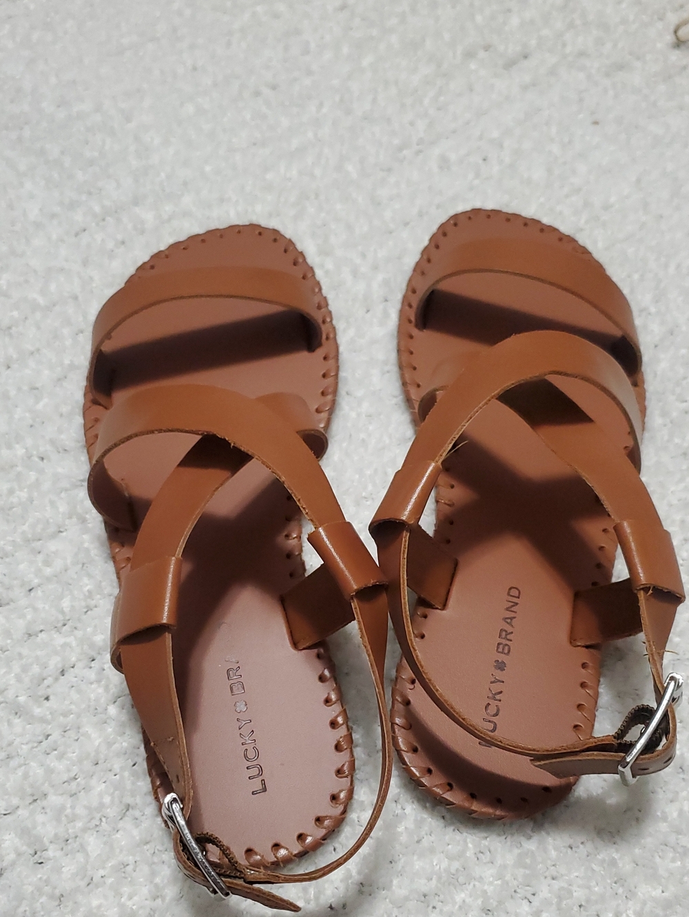 Leather Lucky Brand Zelek Brown Cross-Strap Sandals - Picture 3 of 13